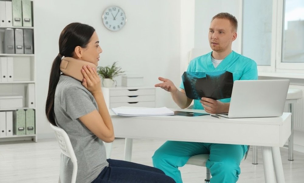 When to Visit a Physiotherapist: Signs You Need Professional Help
