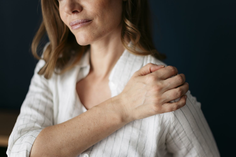 Difference Between Frozen Shoulder and Rotator Cuff Injury
