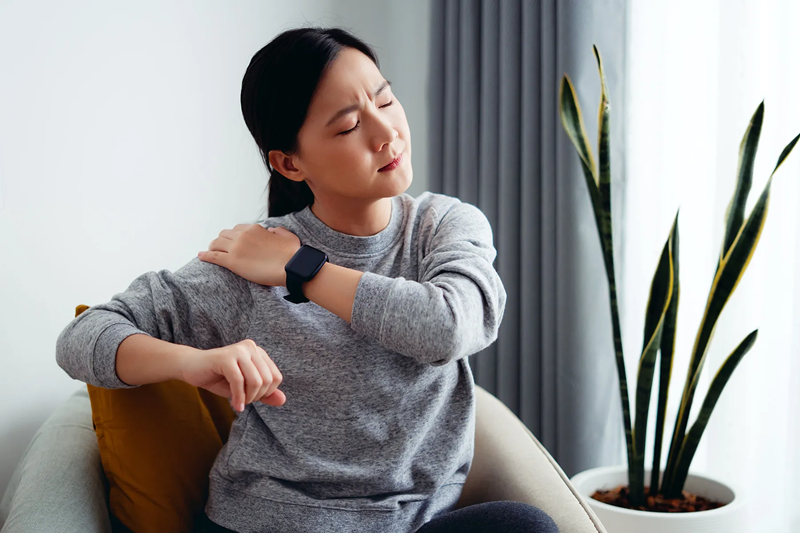 Increasing shoulder pain and stiffness